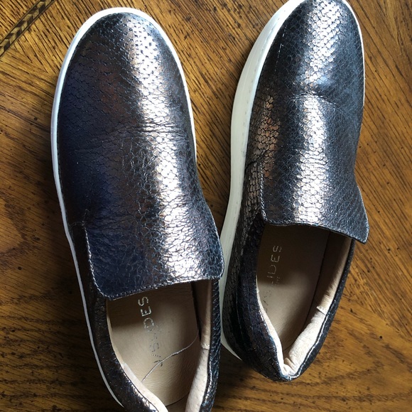 J Slides ‘Harry’ Bronze Metallic Platform Sneakers - Picture 2 of 5